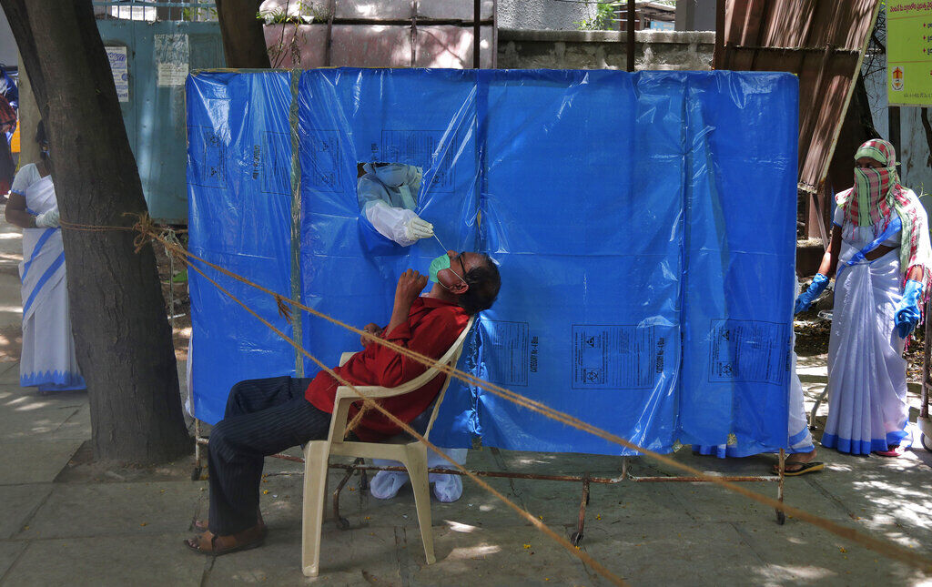 APTOPIX Virus Outbreak India